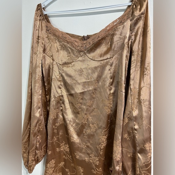 🎉4/30$🎉 SHEIN Rose Gold Satin Off-Shoulder Dress ✨ - Picture 2 of 6